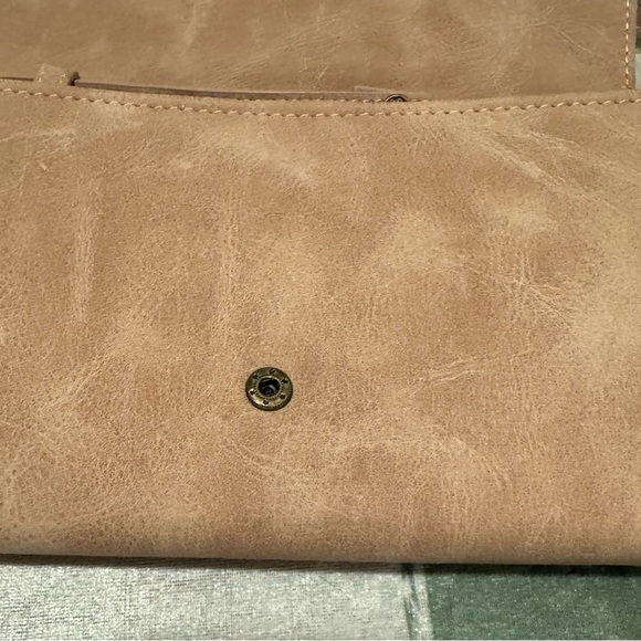 New Roxy Mauve Clutch / Wristlet / Crossbody Purse - Picture 5 of 15